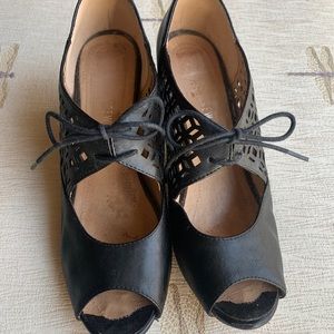 Open toe black heels